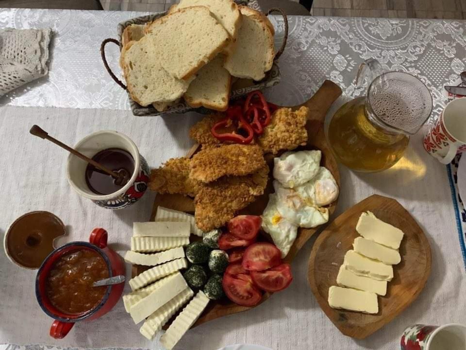 Pensiunea Casa Godja Văleni Buitenkant foto
