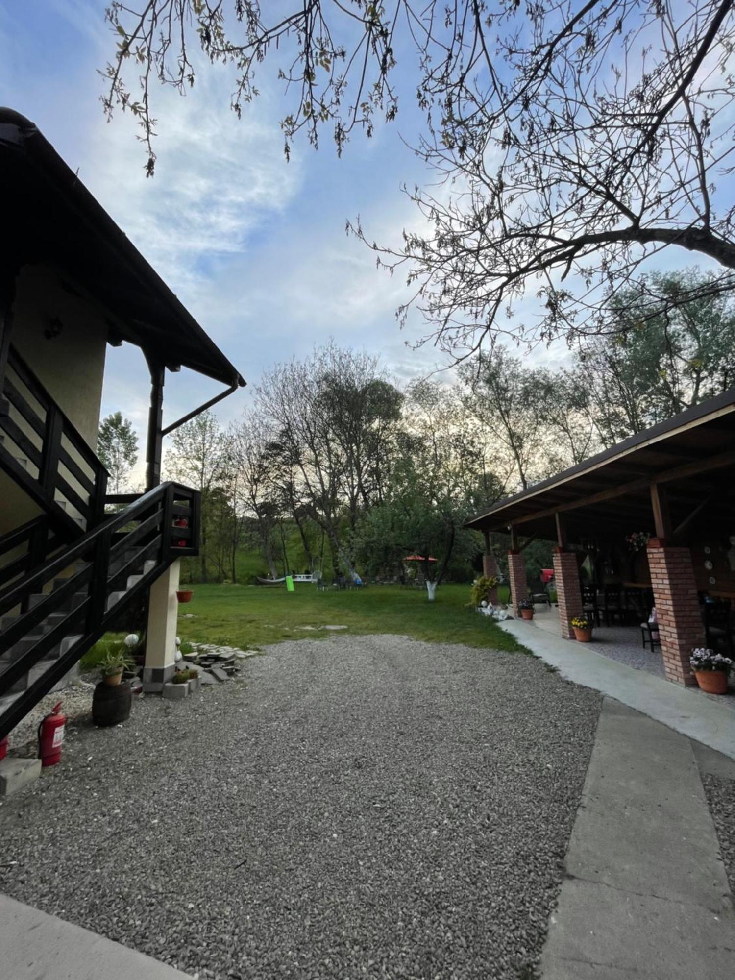 Pensiunea Casa Godja Văleni Buitenkant foto